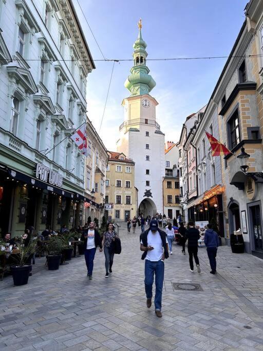 Luxurious And Royal In The Old Town Apartment