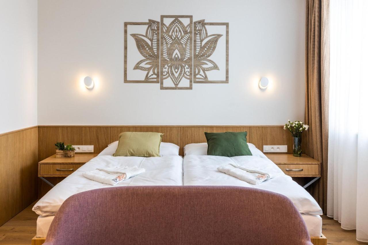 Raj Zdravia Hotel