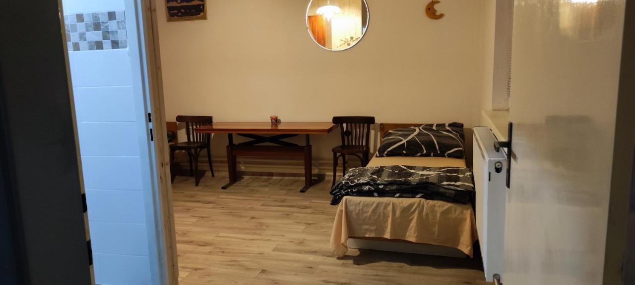 Privat In Old Family House Homestay
