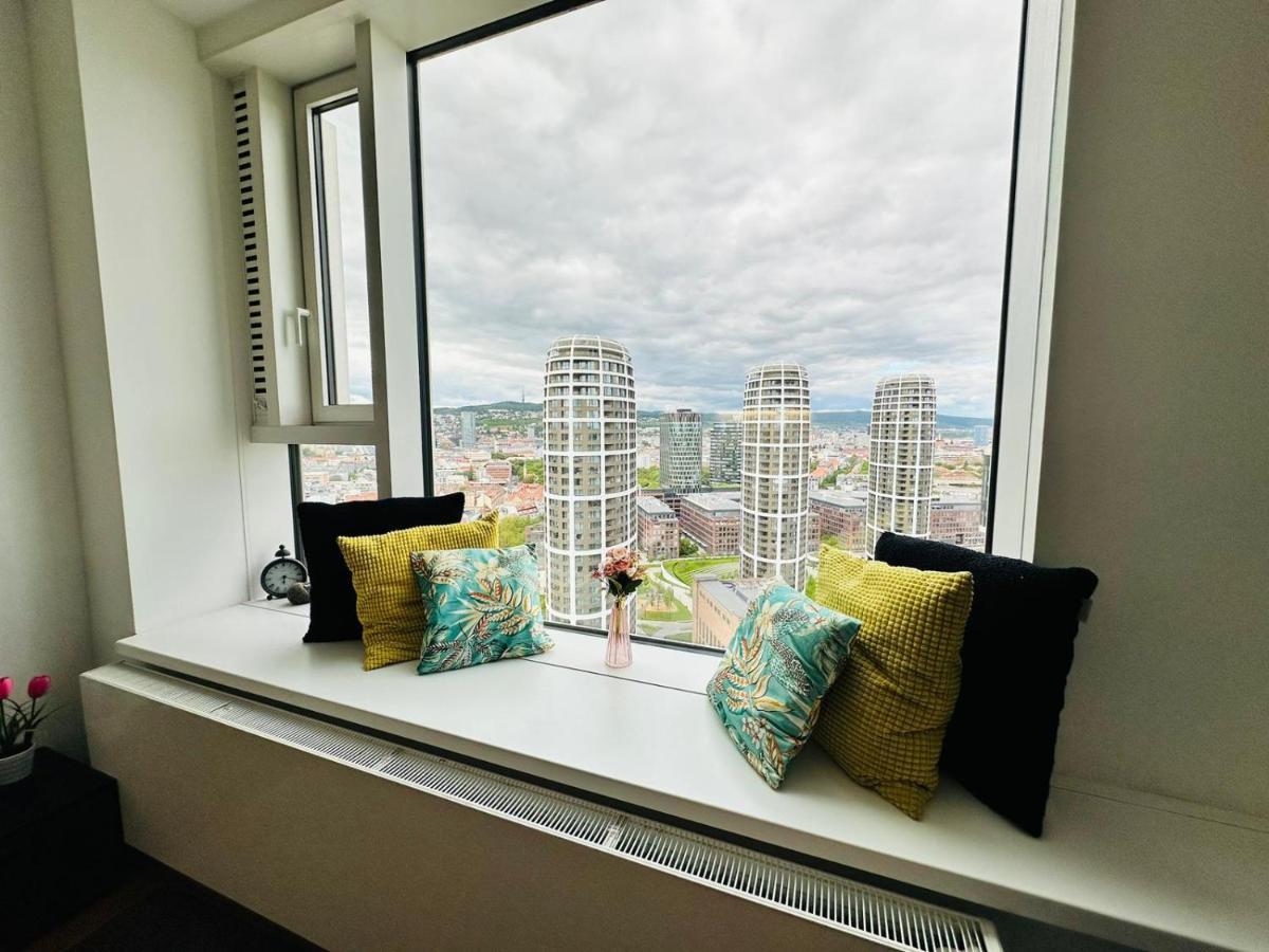In Panorama On 25th Floor - Amazing View Close To Old Town
