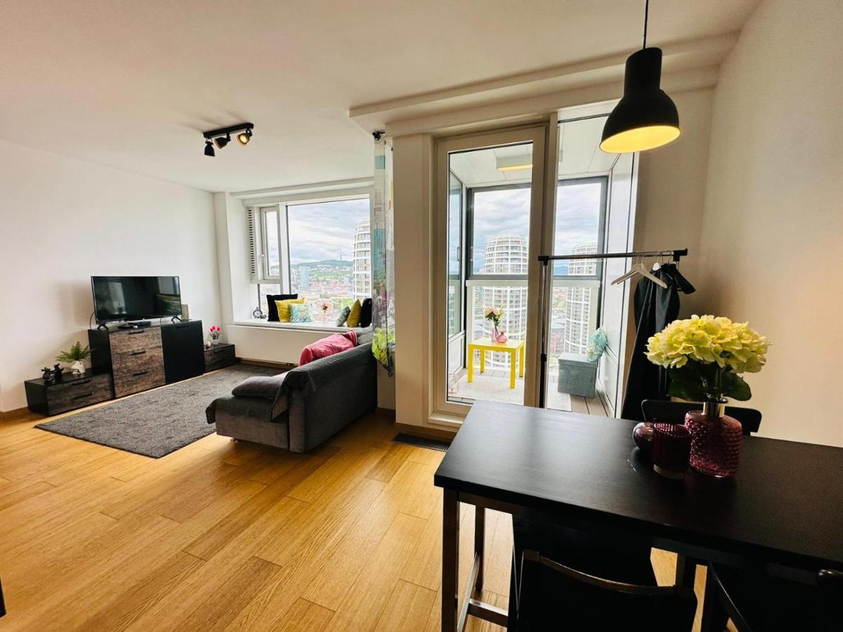 In Panorama On 25th Floor - Amazing View Close To Old Town Apartment Pressburg
