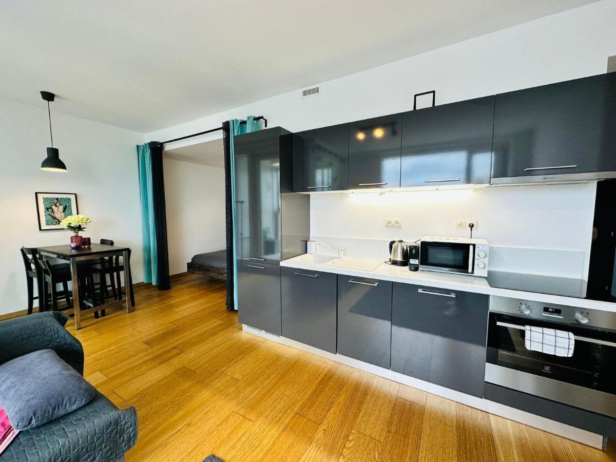 Apartment In Panorama On 25th Floor - Amazing View Close To Old Town *