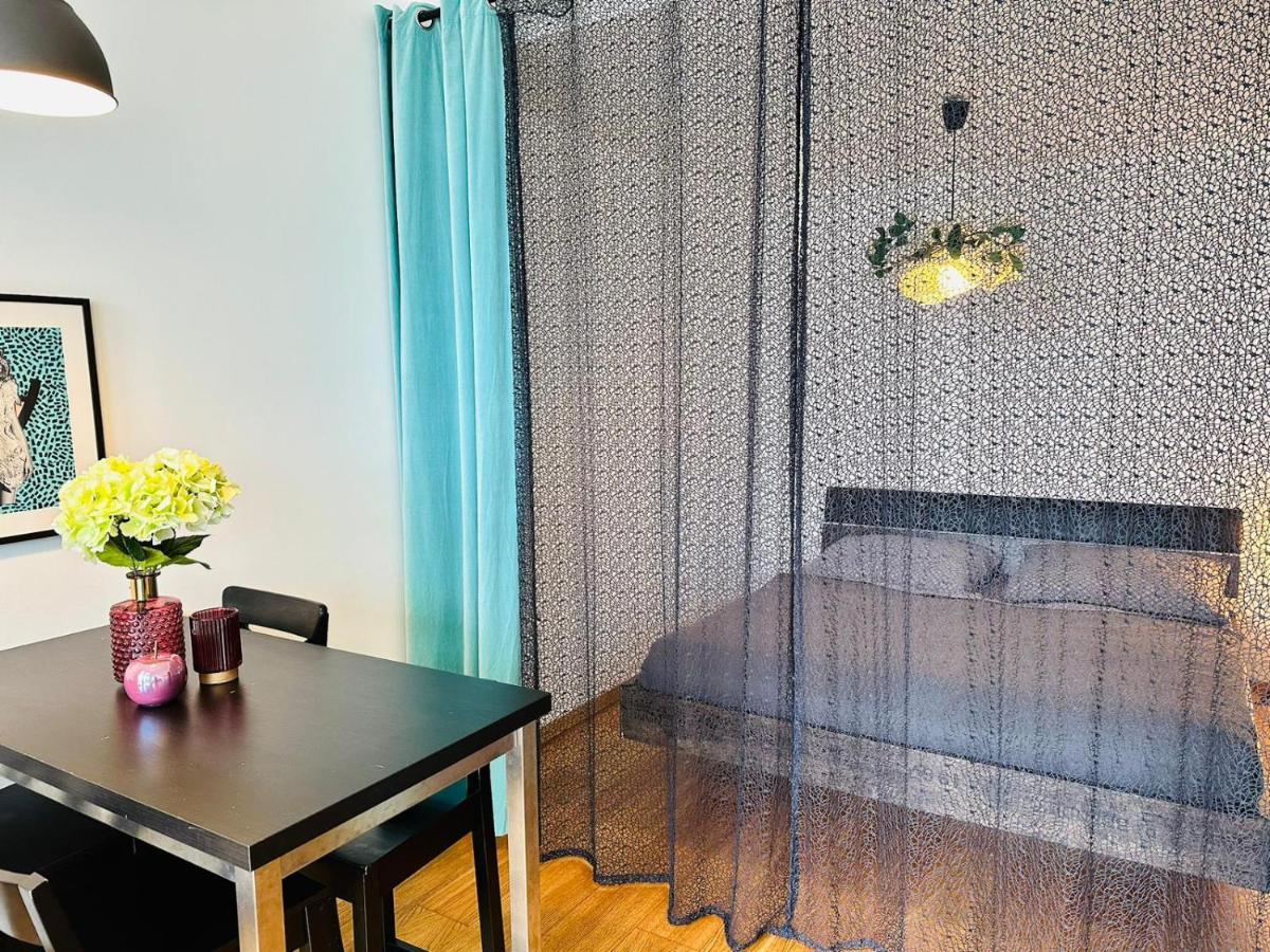 Apartment In Panorama On 25th Floor - Amazing View Close To Old Town