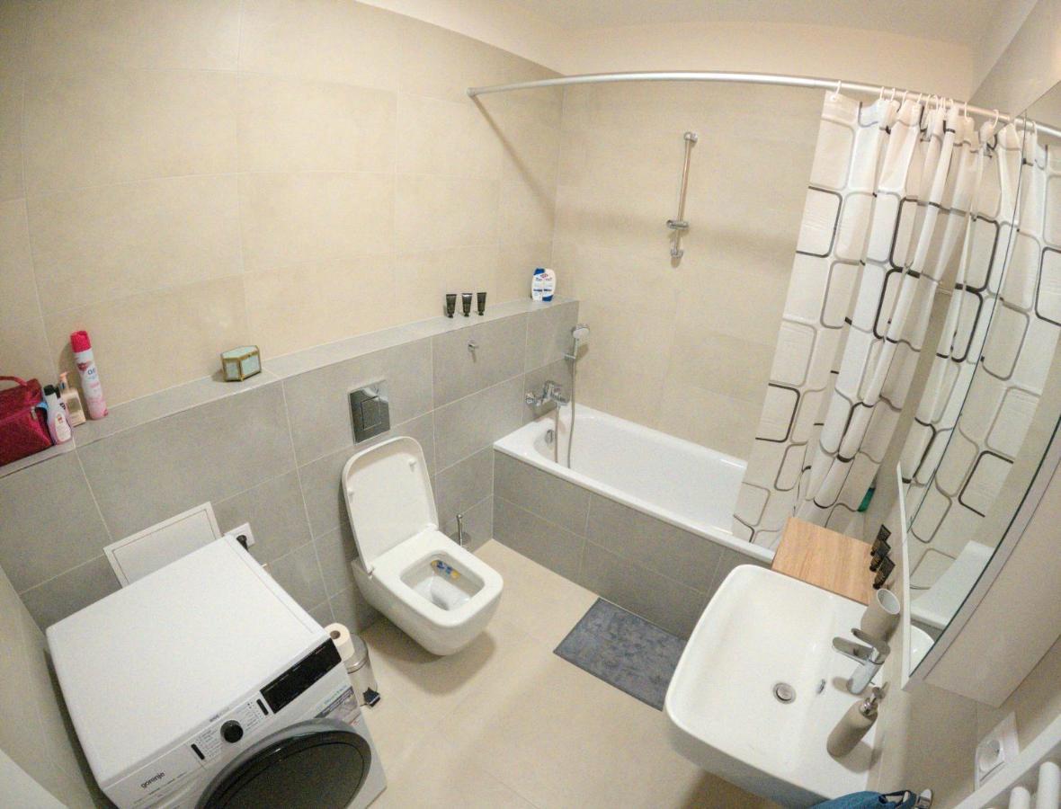Apartment Brand New By Hockey Stadium