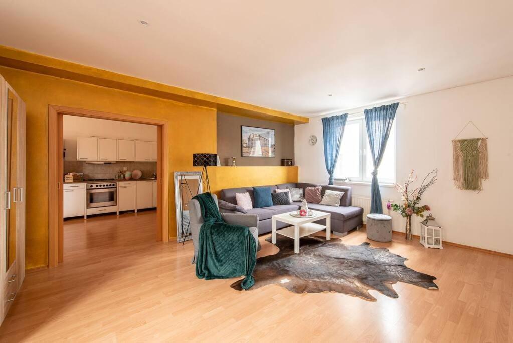 Crystal View Apartment *