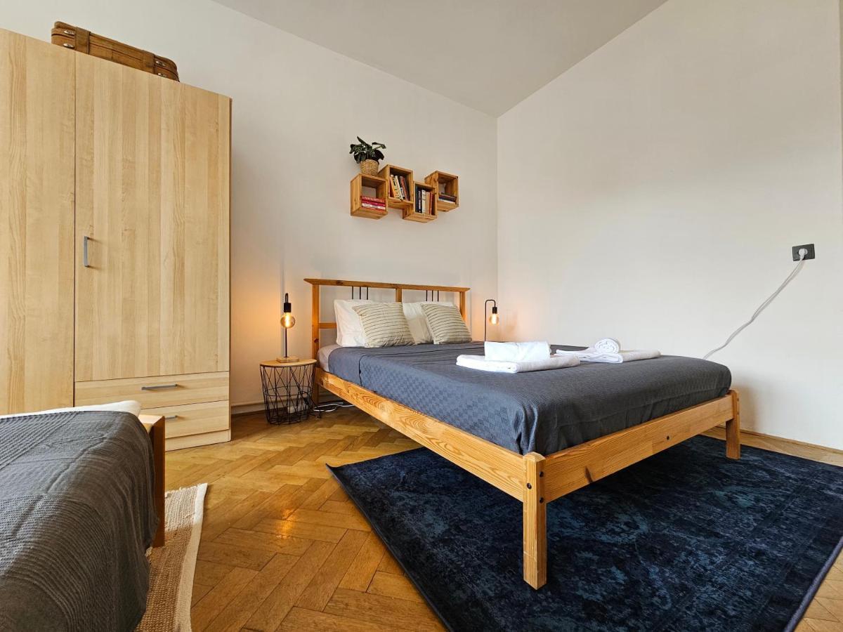 Apartment Stone Square *