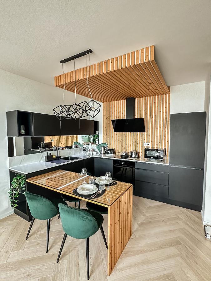 Luxusny Na 21 Poschodi S Parkovanim Zadarmo Ba Apartment Bratislava