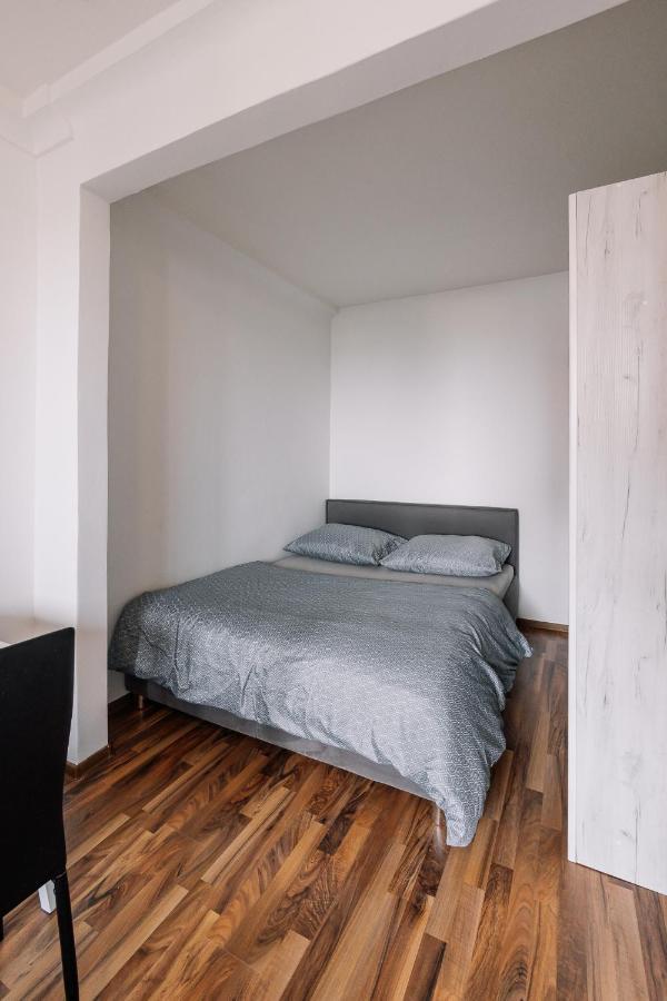 Cozy In Ruzinov Apartment