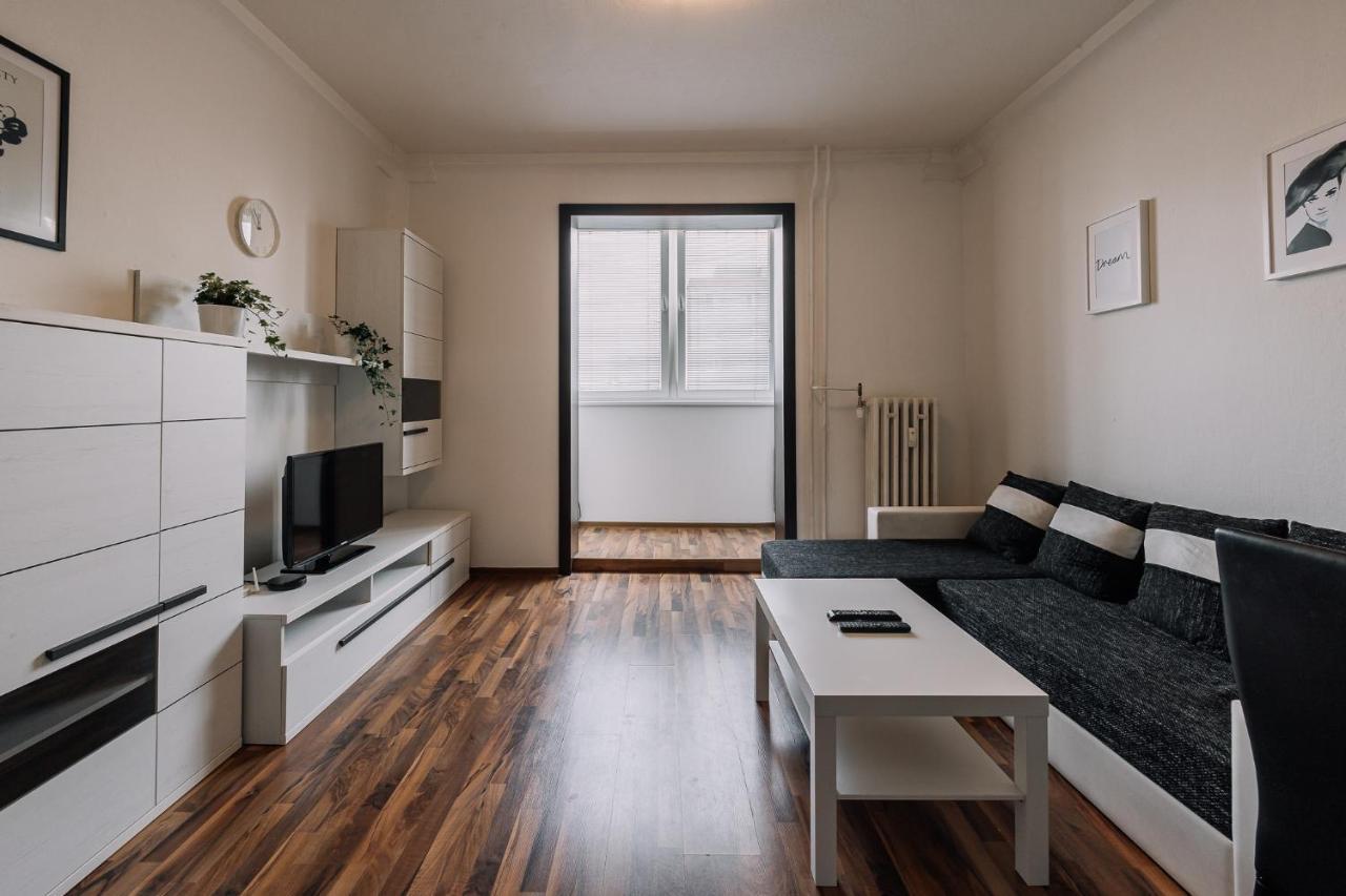 Cozy In Ruzinov Apartment *