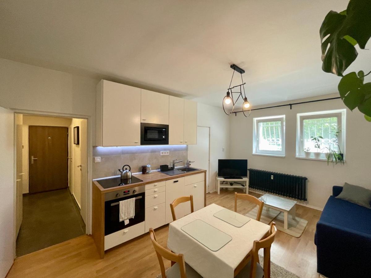 Cozy Self Check-in In Vibrant Ruzinov Area, Komarnicka 42, *