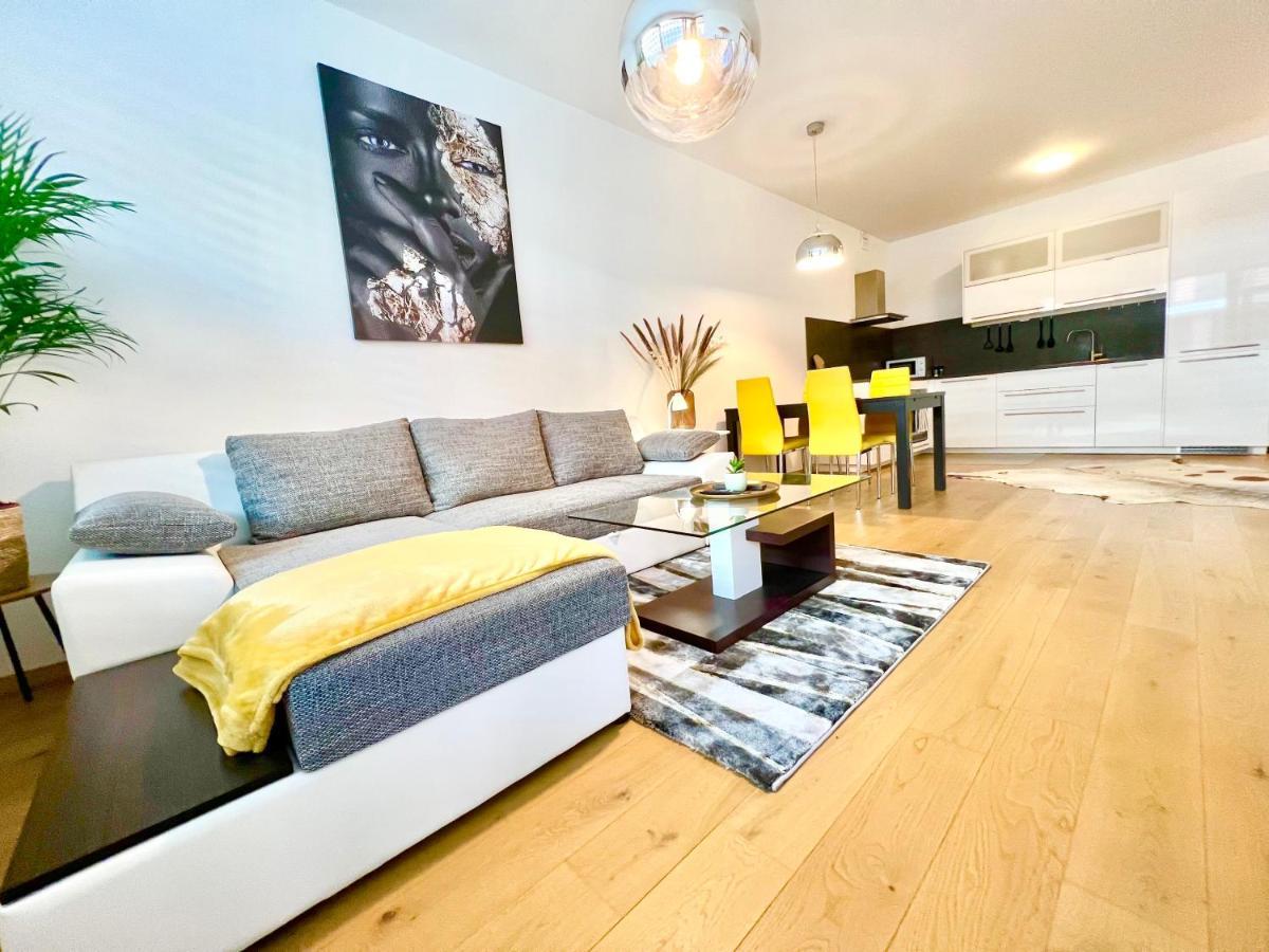 Riverside Luxury *