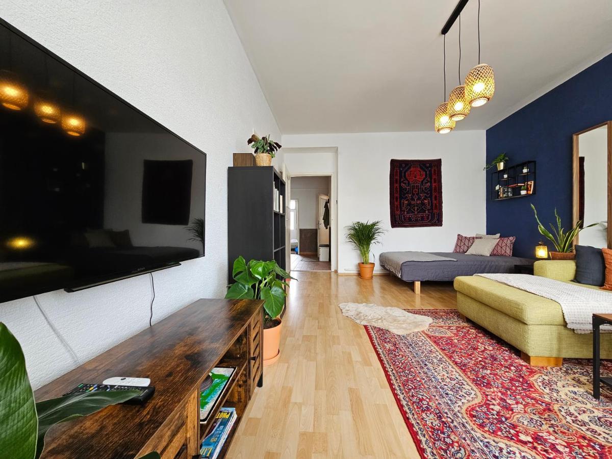 Apartment Stone Square