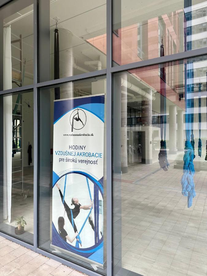 Luxusny Na 21 Poschodi S Parkovanim Zadarmo Ba Bratislava