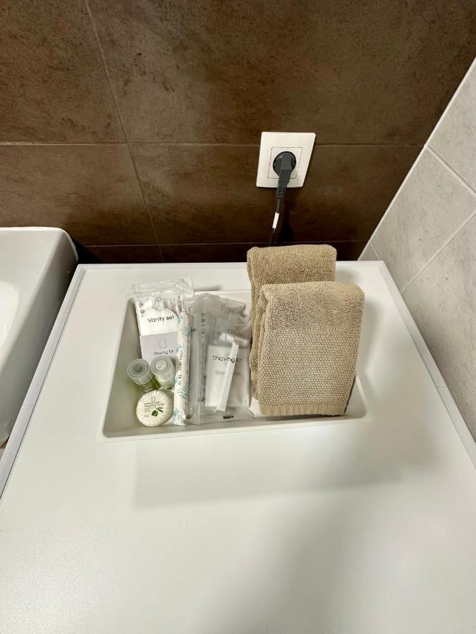 Luxusny Na 21 Poschodi S Parkovanim Zadarmo Ba Apartment *