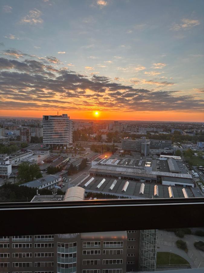 Luxusny Na 21 Poschodi S Parkovanim Zadarmo Ba Apartment *