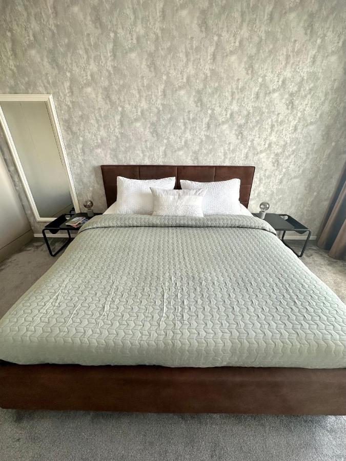 Luxusny Na 21 Poschodi S Parkovanim Zadarmo Ba Appartamento Bratislava