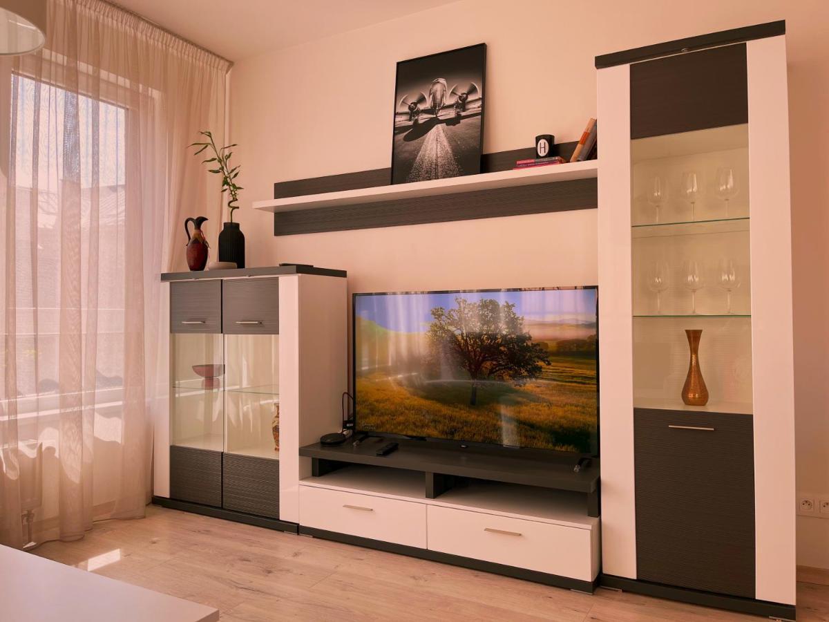 Elegant Escape I - Centre Apartment *
