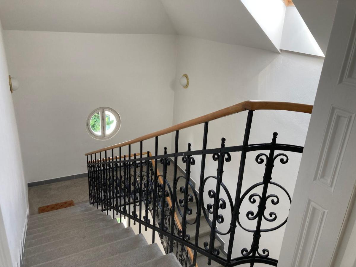 Apartment Vynimocny Apartman V Staromestskej Vile S Vyhladom Na Hrad Bratislava