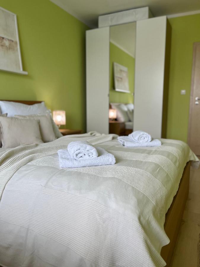 Modern 2 Apt With Free Parking And Wi-fi, Self Check-in * Bratislava
