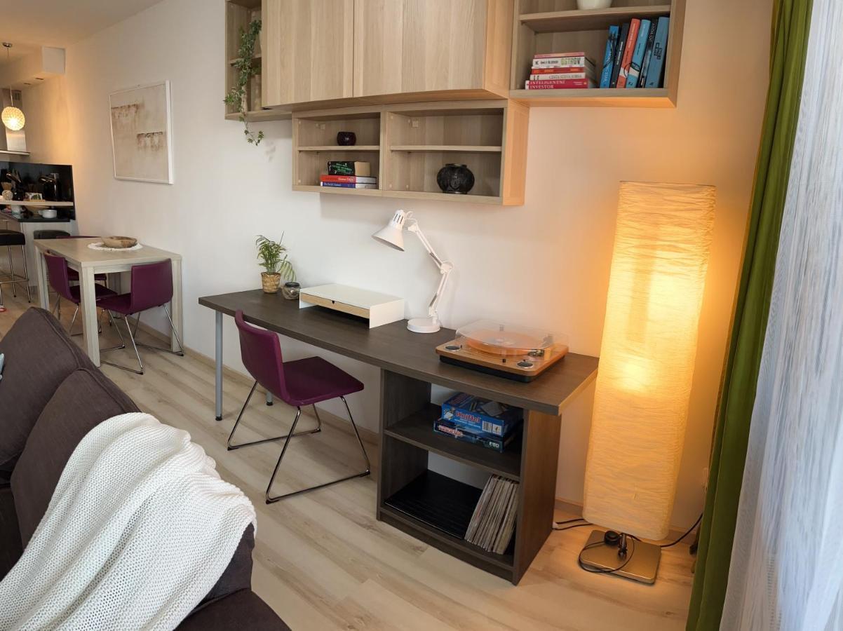 Modern 2 Apt With Free Parking And Wi-fi, Self Check-in * Bratislava