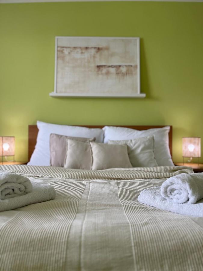 Modern 2 Apt With Free Parking And Wi-fi, Self Check-in