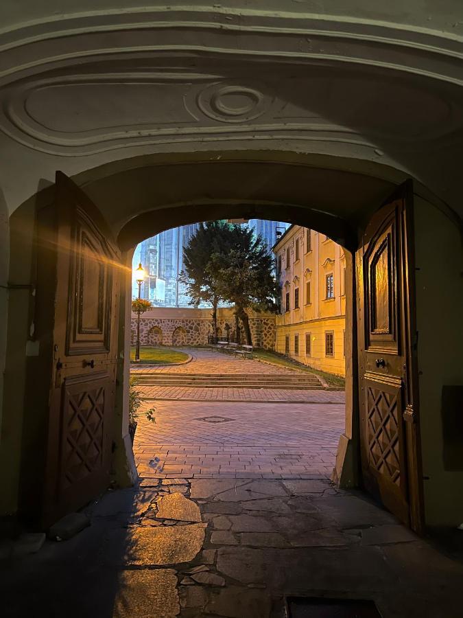Csaky Palace Apartment