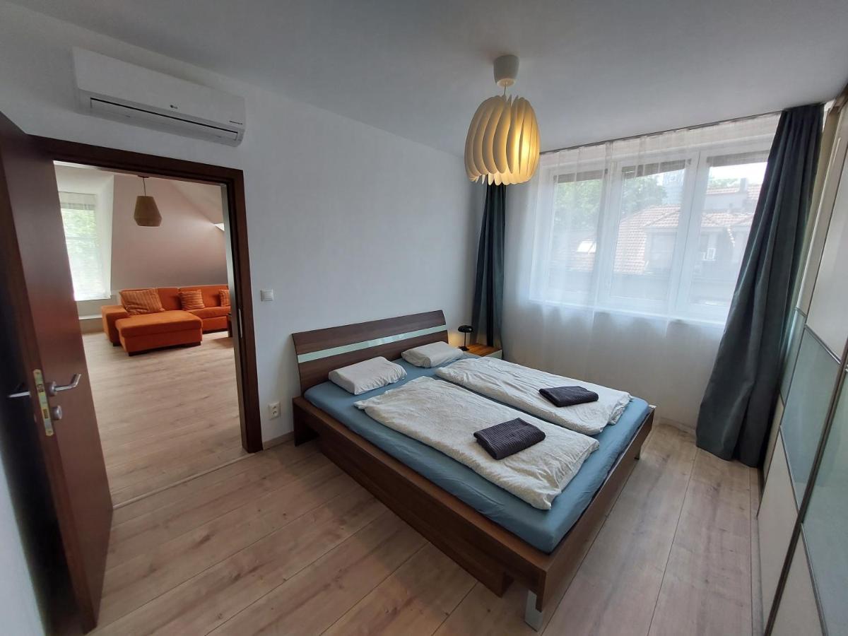 Apartment Utulny V 4 Bratislava