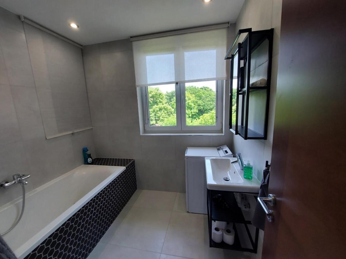 Apartment Utulny V 4