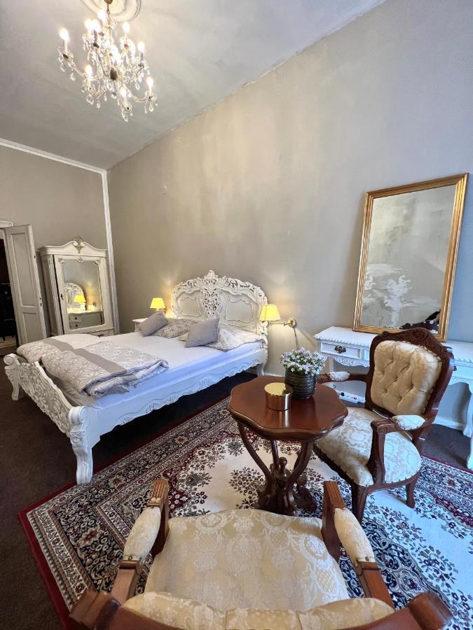 Apartment Csaky Palace *