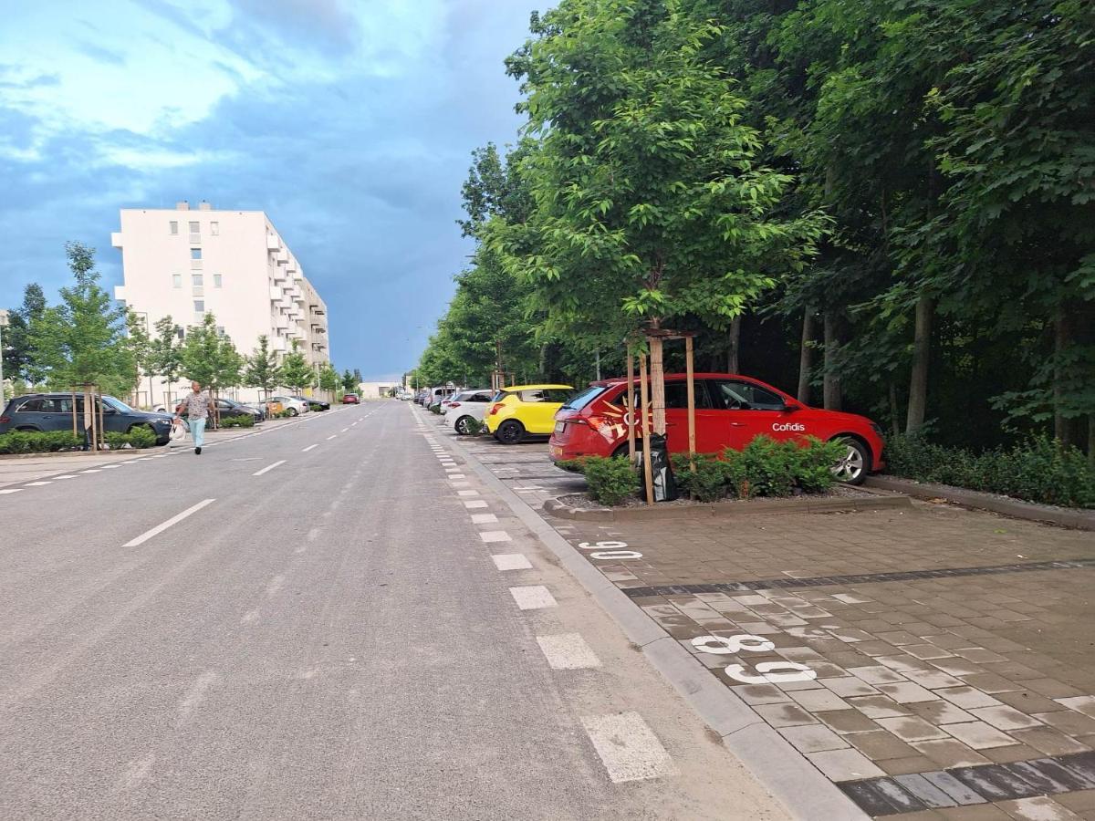 Large 75 M2 Next To Airport - Free Parking * Bratislava
