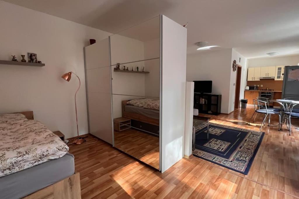 2 Apartment, Near Nivy Centrum Apartment