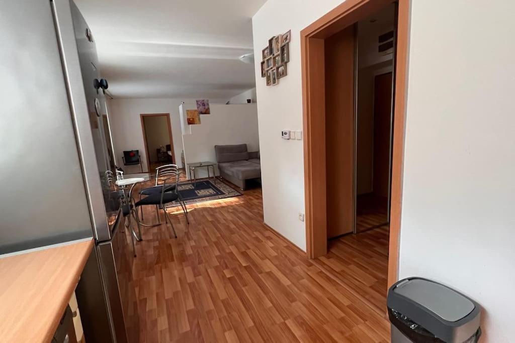 2 Apartment, Near Nivy Centrum * Bratislava