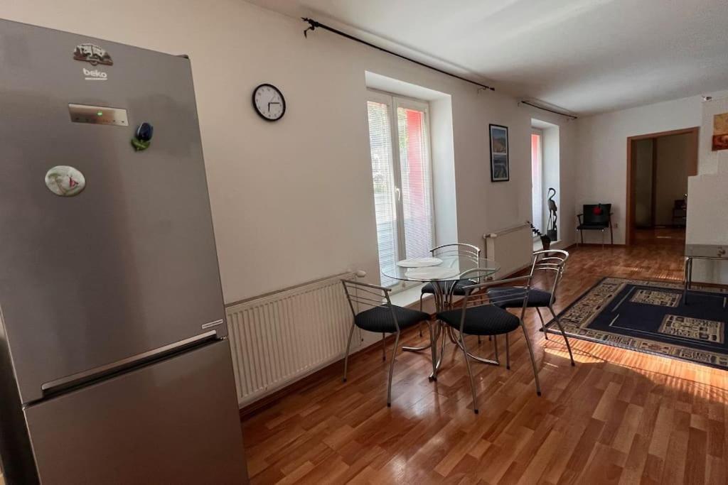 2 Apartment, Near Nivy Centrum *