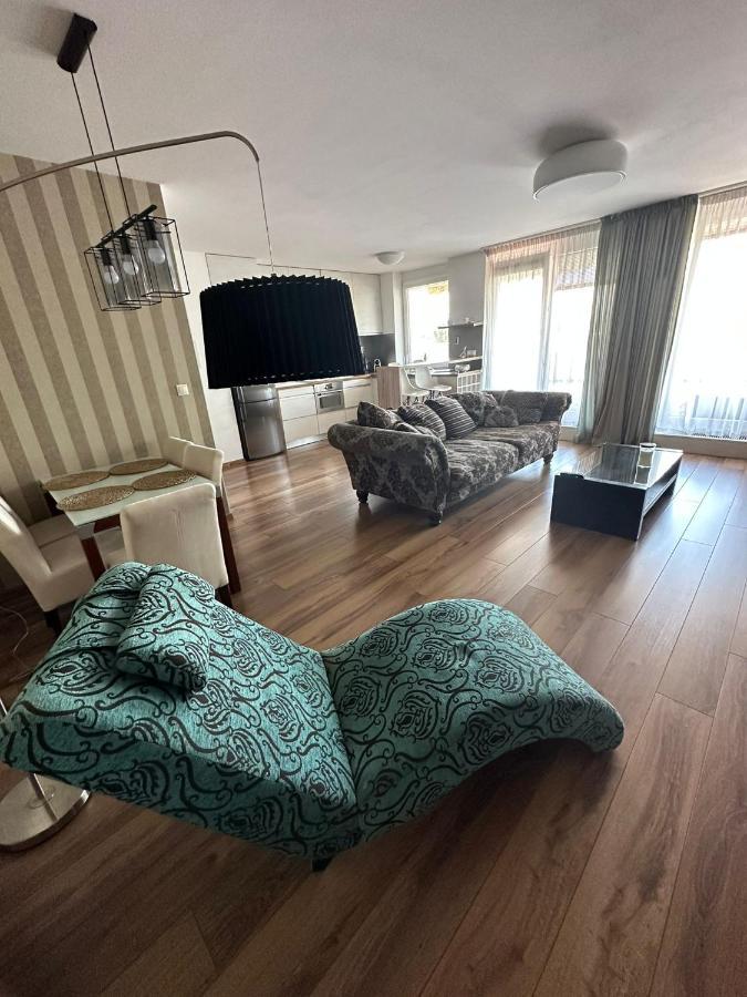 Stresny Apartman S Terasou Tomasikova *