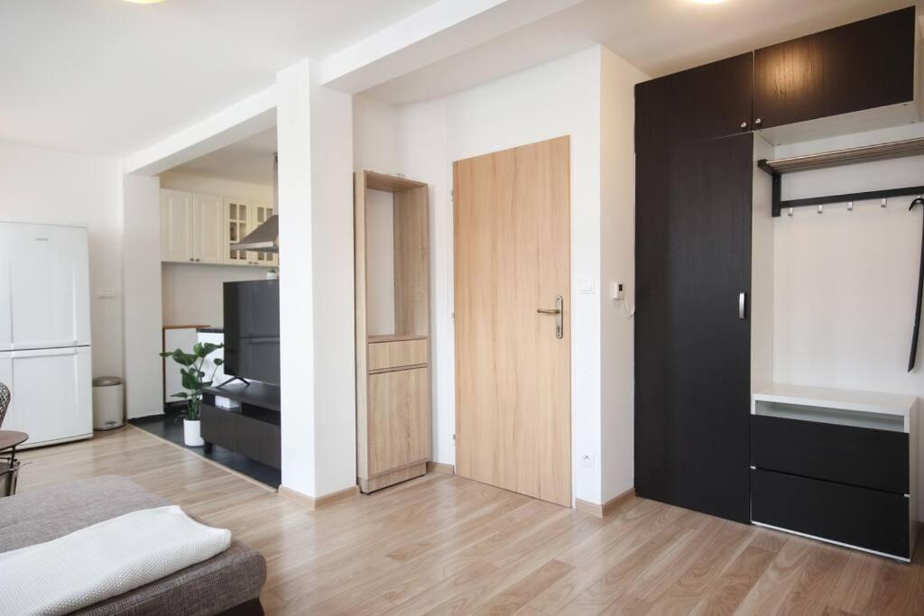 Old Town Sunrise Apartment *