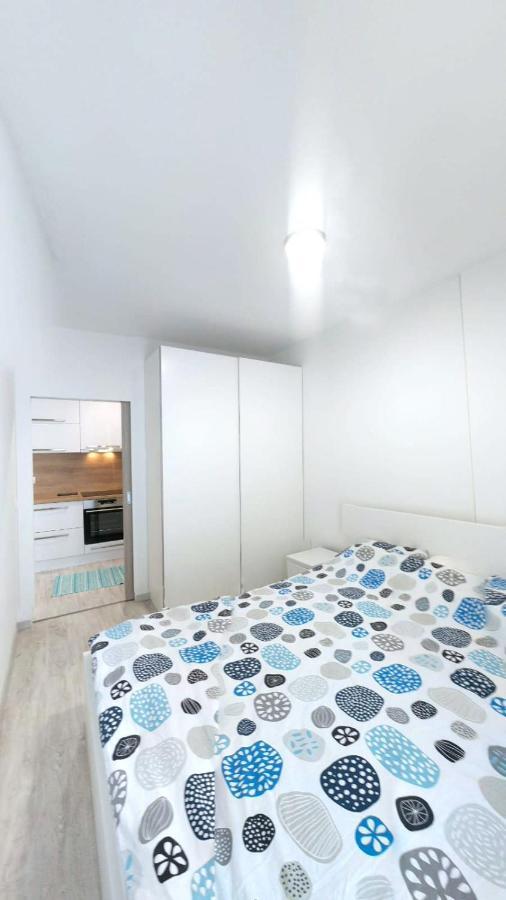 Apartment Old Town 1 Bdr, A/c, W/parking *