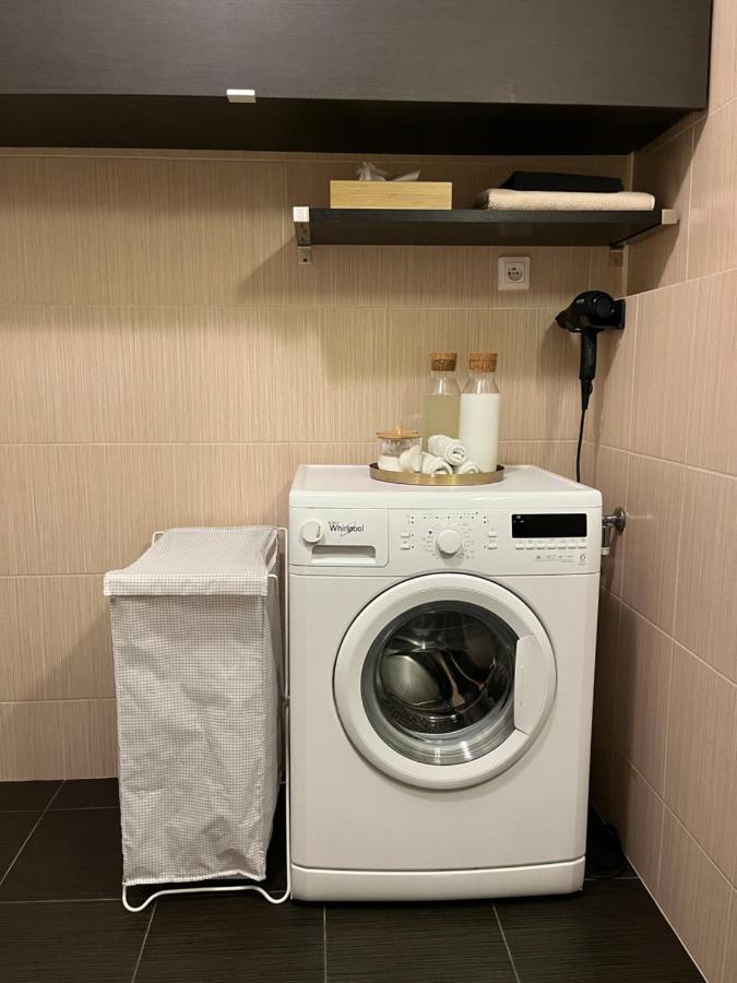 Modern 2 Apt With Free Parking And Wi-fi, Self Check-in *