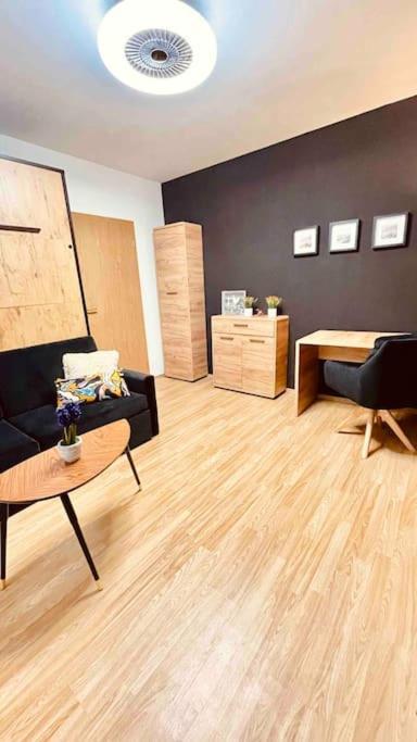 Apartment Moderny S Parkovanim