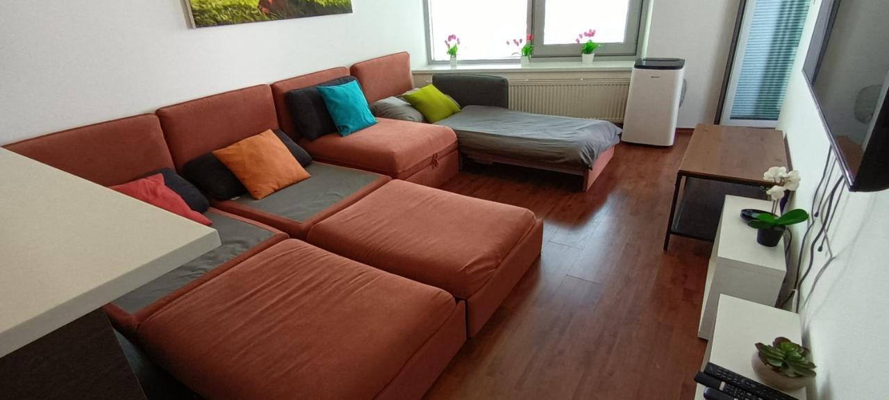 Apartamento Juls Next To Football And Hockey Stadium Bratislava