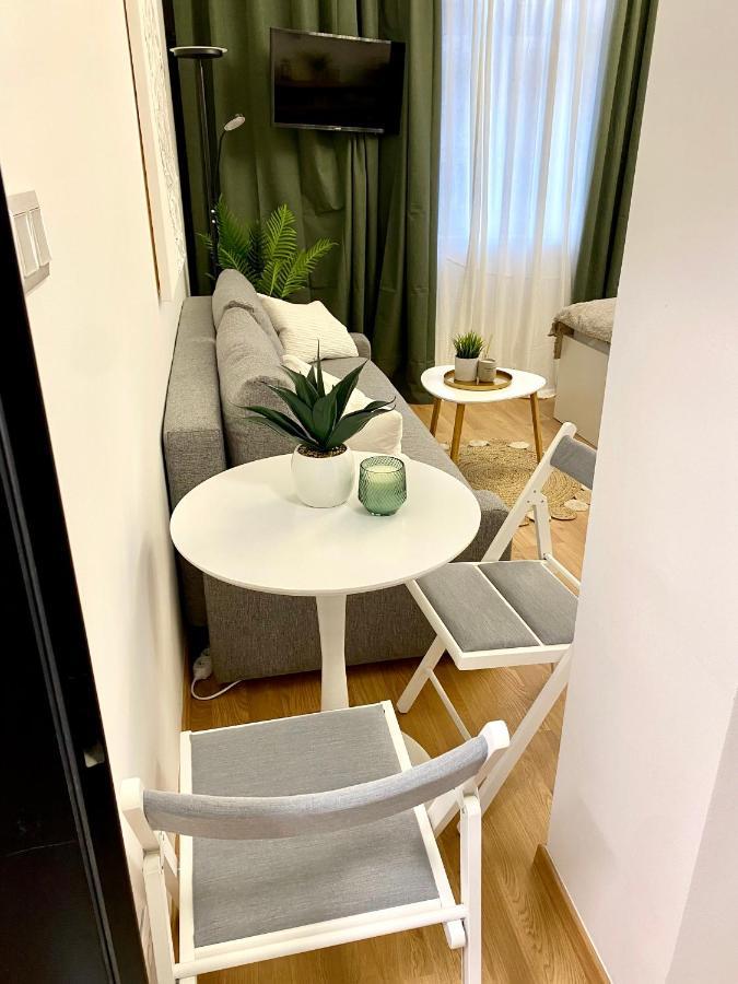 Brand New Design Emerald - Old Town A/c Bratislava