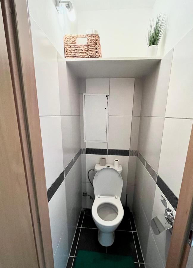 Apartment Elegant Escape - Free Parking, Easy Access To Centre Bratislava