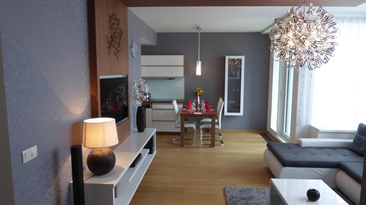Apartment Modern With A View Of Slavin Bratislava
