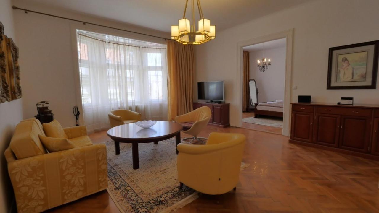 Velky 3i Apartman V Centre Mesta * Pressburg