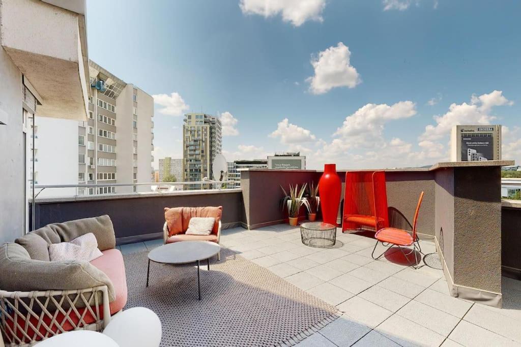 Stylovy Loft S Ohromnou Terasou