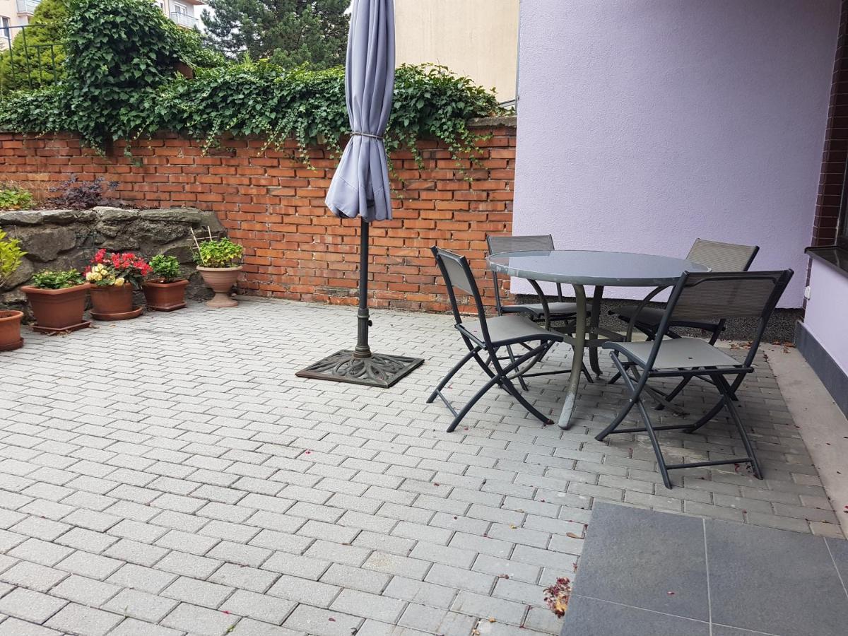 Family With Garden View Apartment