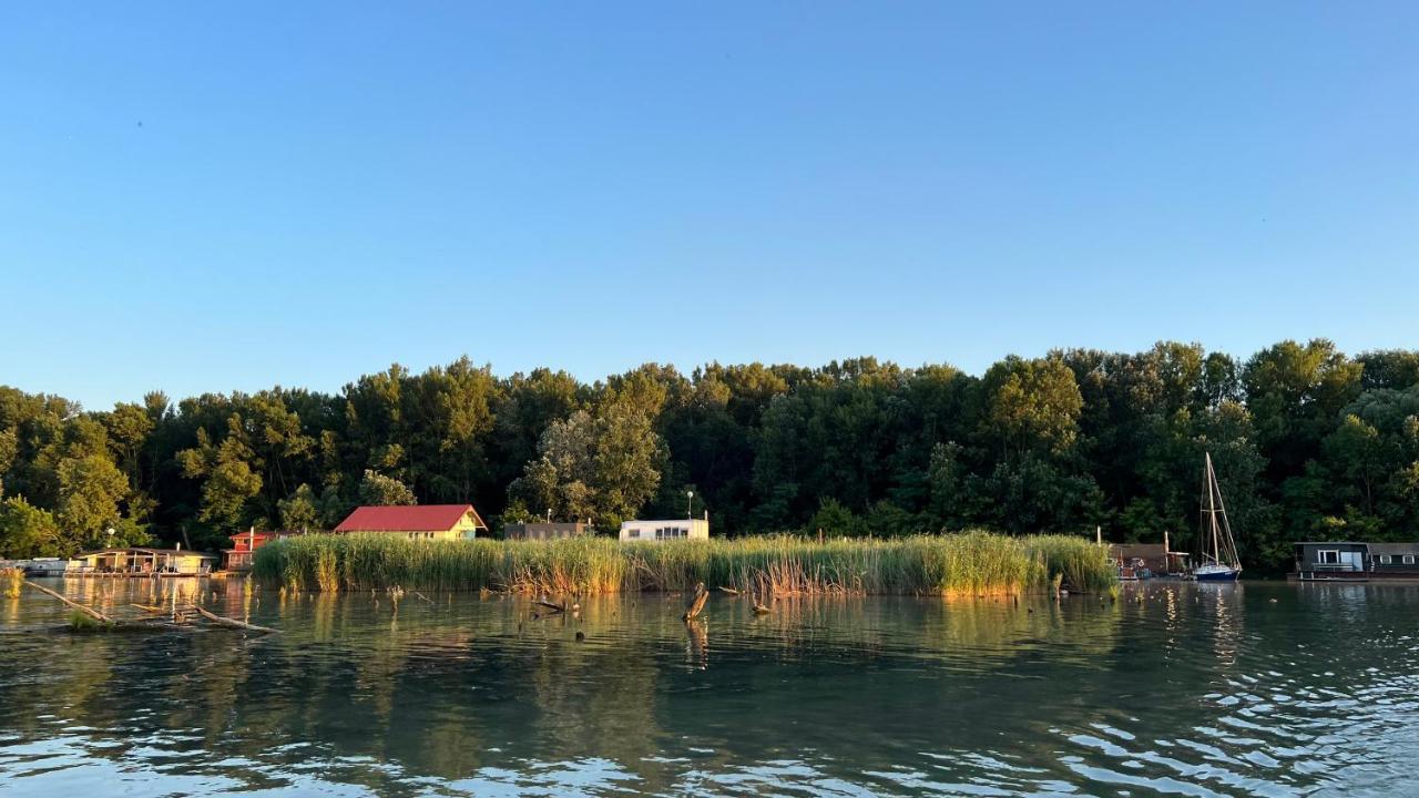 Houseboat - Beacon Of Happiness * Bratislava
