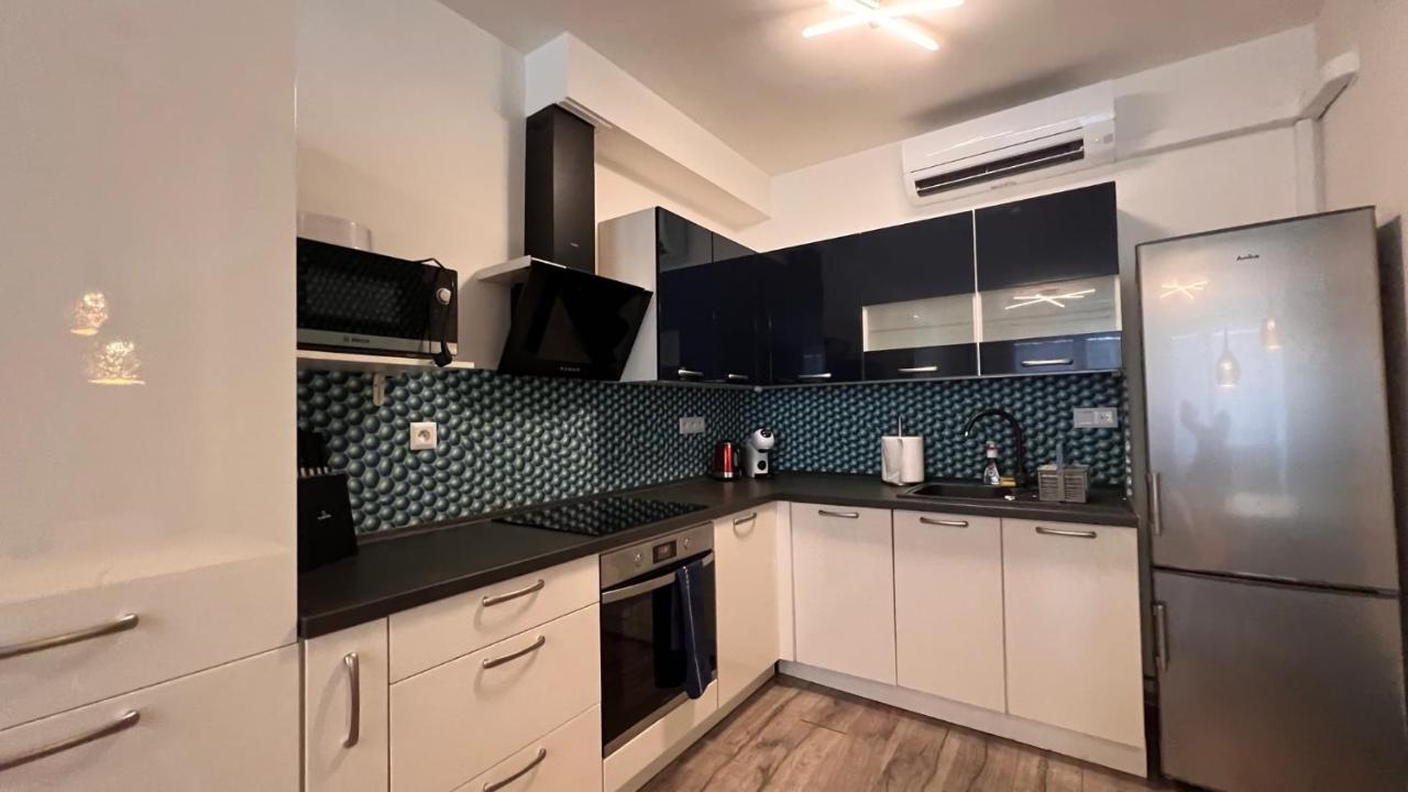 Apartment Air-conditioned, 2 With Balcony, New Building Raca