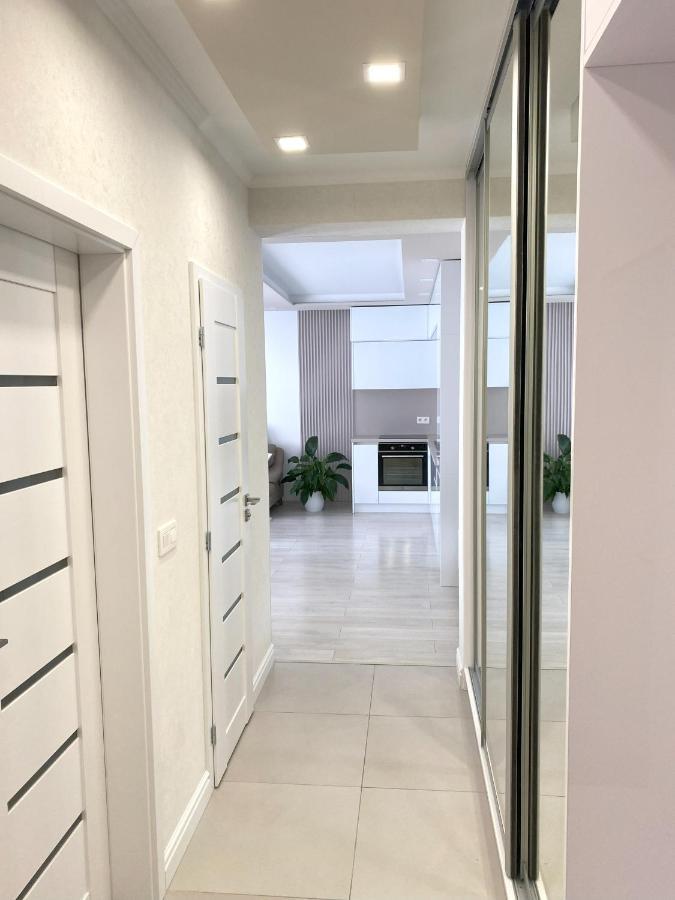 Eleganz - Near The Center With Free Parking Apartment