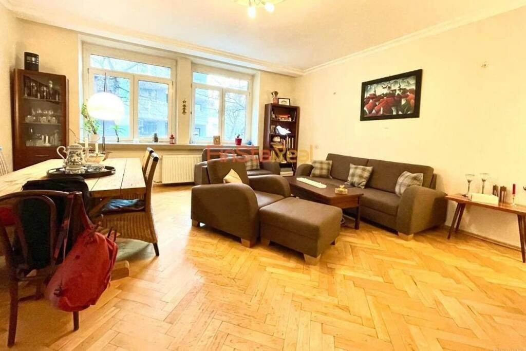 Apartment Economy 2 Min From The Main Station