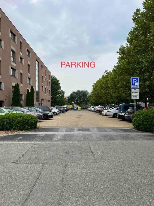 Moderny Apartman S Terasou * Bratislava
